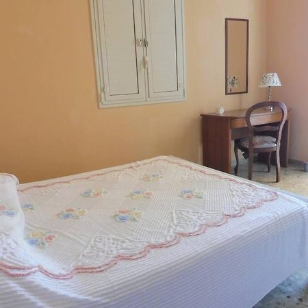 Appartamento In Villa A 100 Metri Dal Mare Fontane Bianche Exterior foto