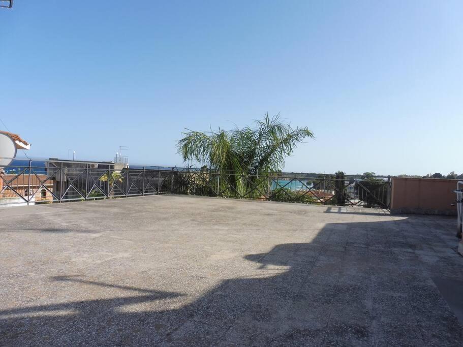 Appartamento In Villa A 100 Metri Dal Mare Fontane Bianche Exterior foto